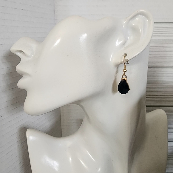 Gold and Black Floral Bid Necklace and Teardrop Earrings Set - Picture 6 of 11